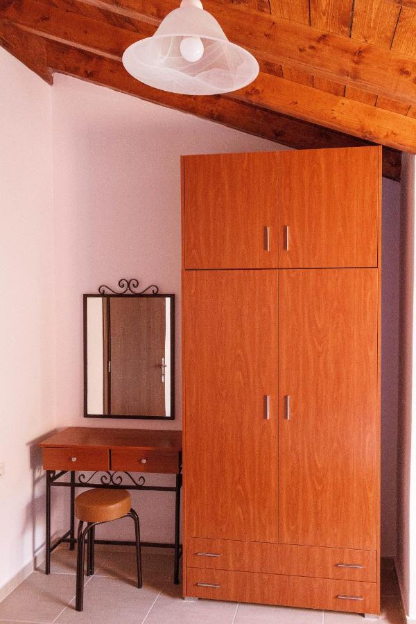 Aggelos's House * Notos